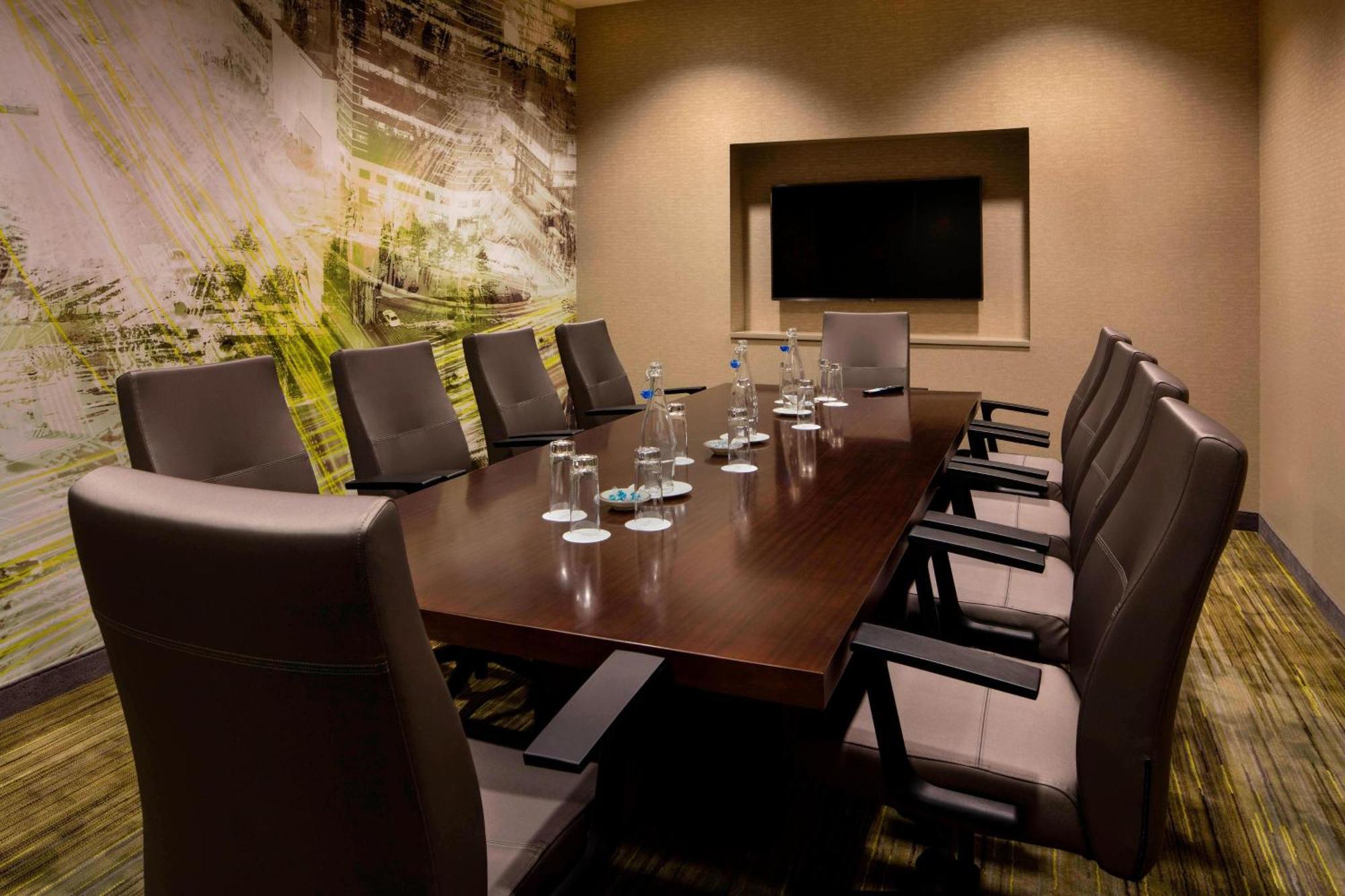 Courtyard By Marriott Принс Джордж Екстериор снимка