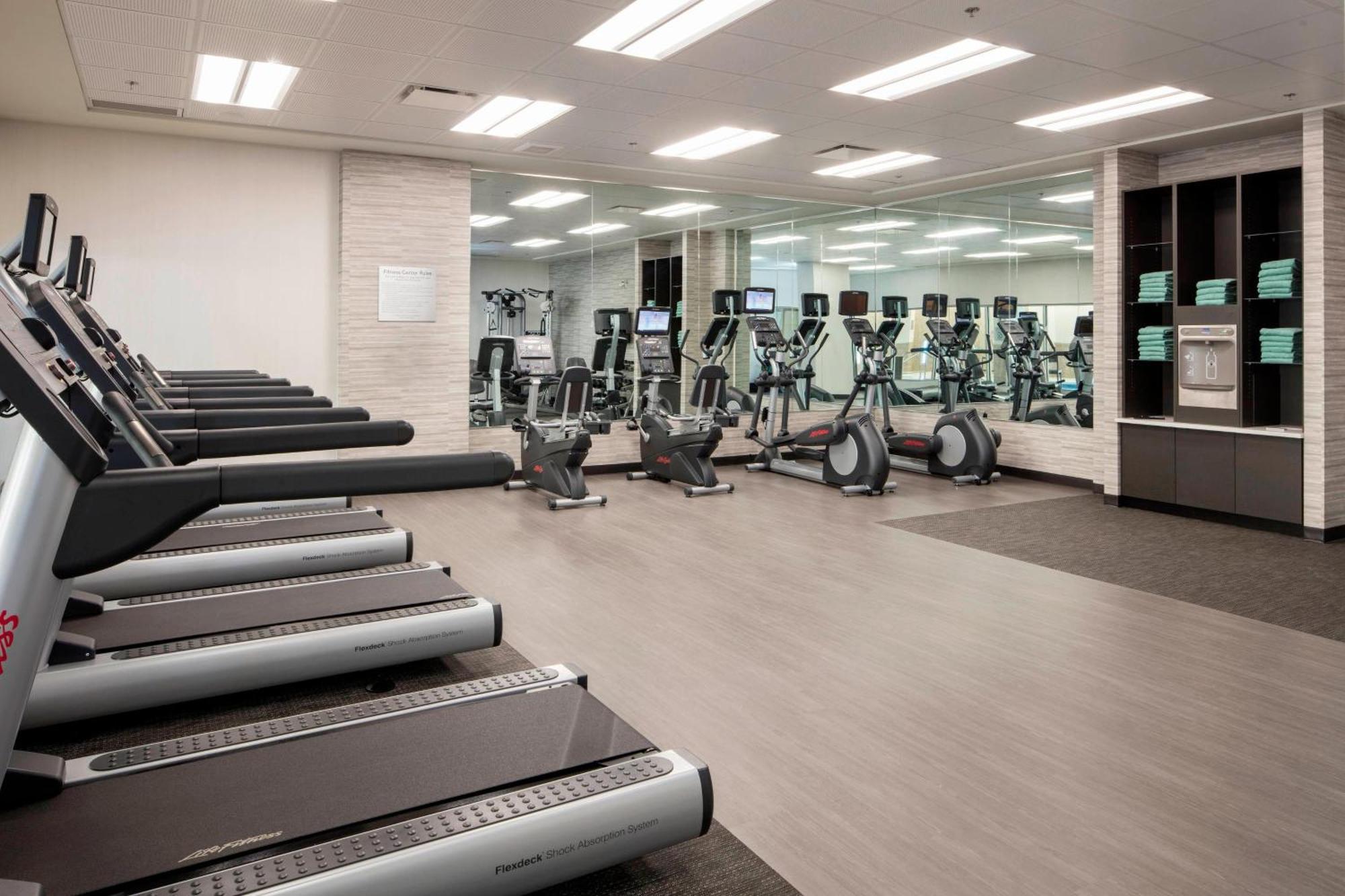 Courtyard By Marriott Принс Джордж Екстериор снимка
