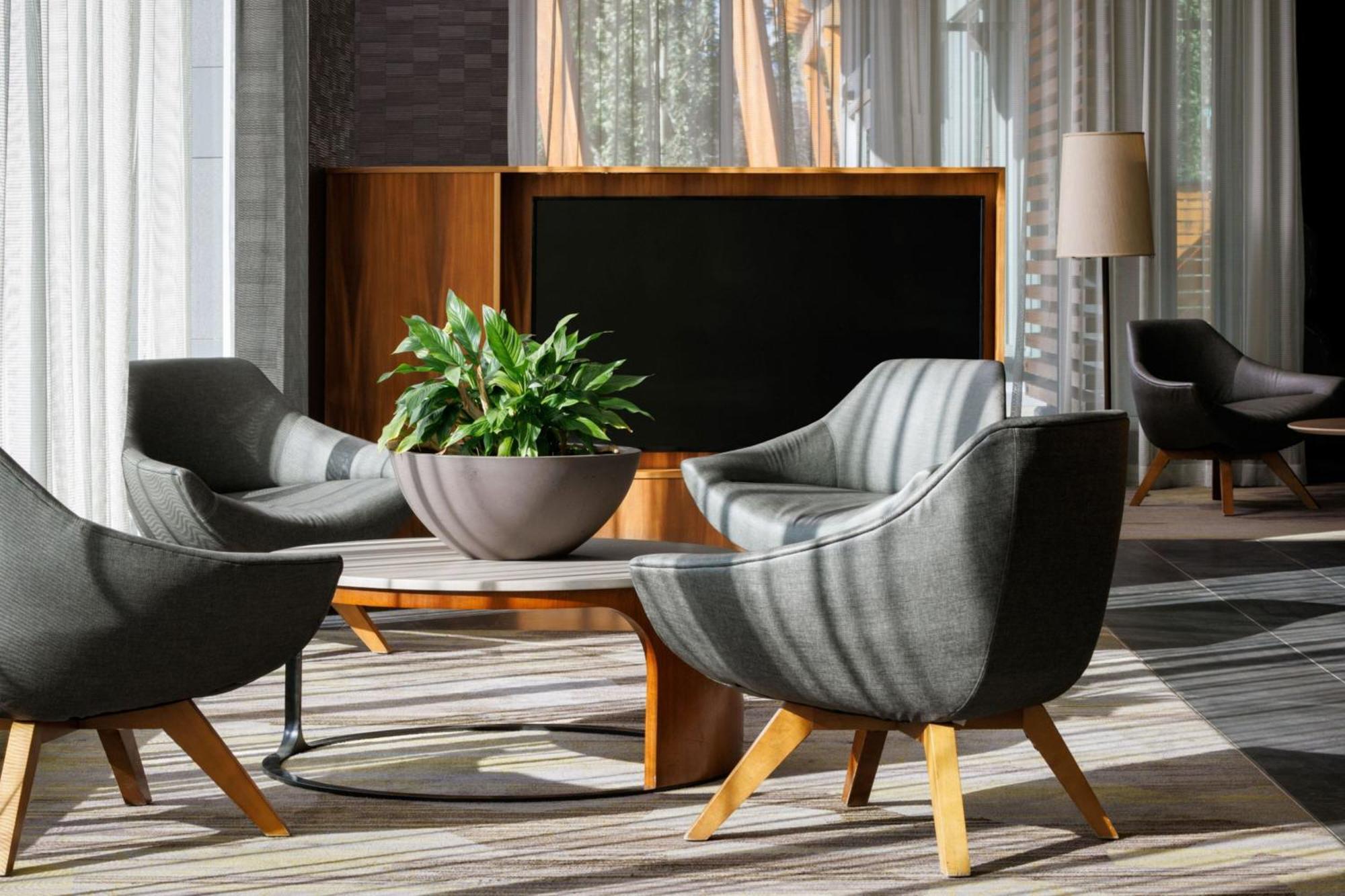 Courtyard By Marriott Принс Джордж Екстериор снимка