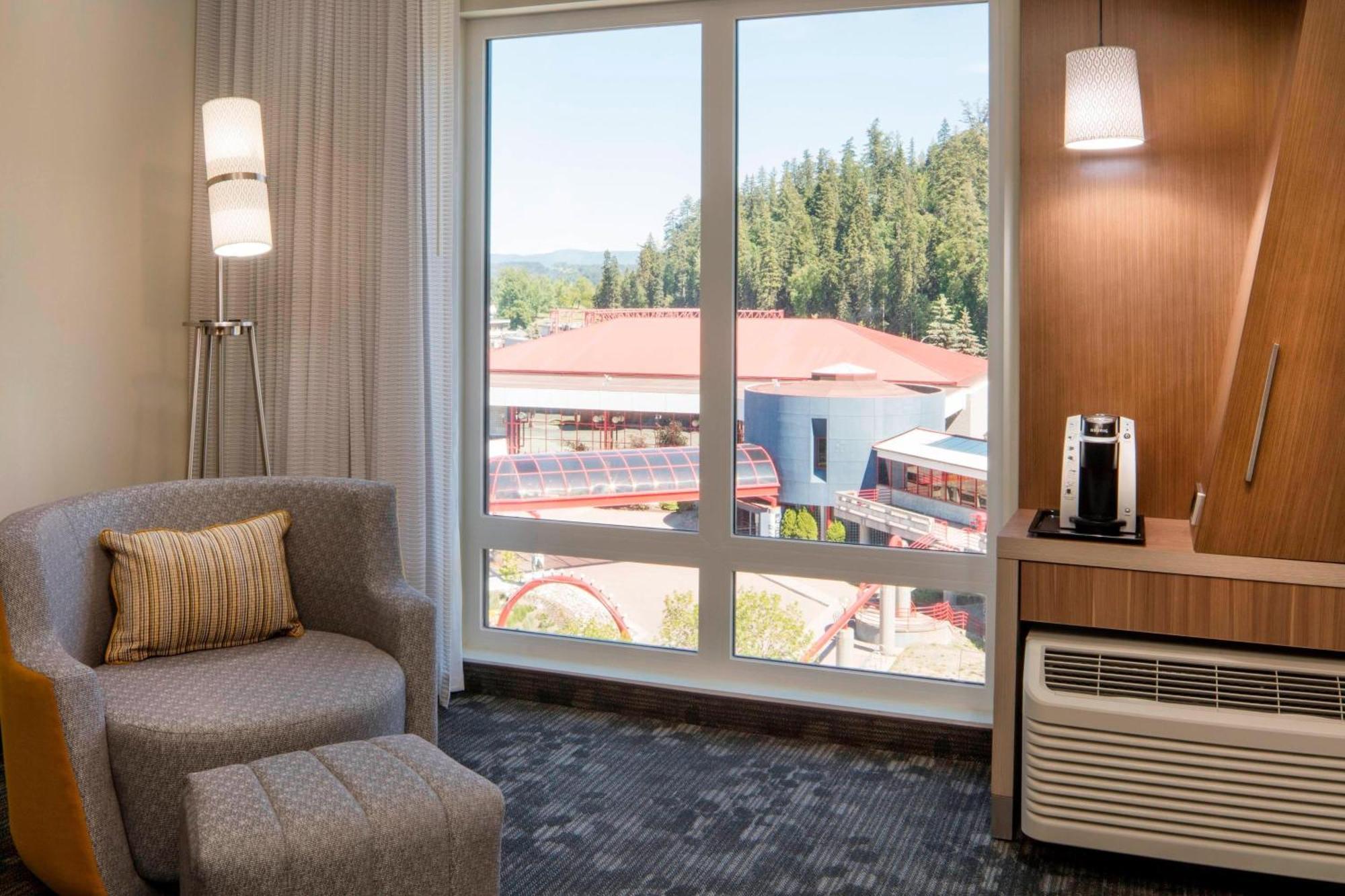 Courtyard By Marriott Принс Джордж Екстериор снимка