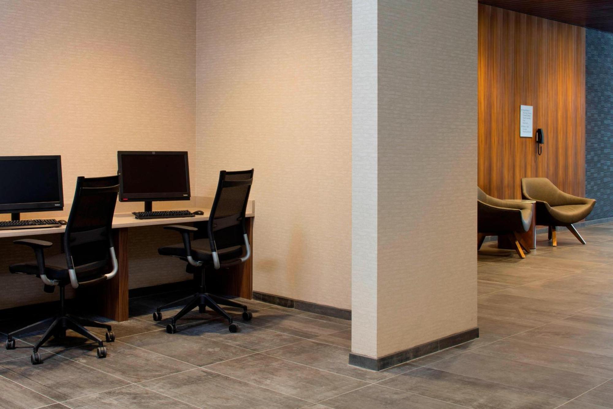 Courtyard By Marriott Prince George Hotel Екстериор снимка
